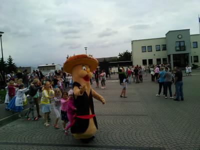 Powiększ