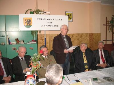 Powiększ